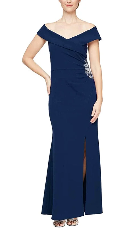 SLNY 9137212 - V-Neck Beaded Appliqued Evening Dress Tiered unclassified dresses